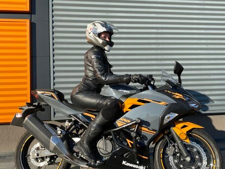 2018 Kawasaki EX-4, чёрный, 590999 рублей, вид 3