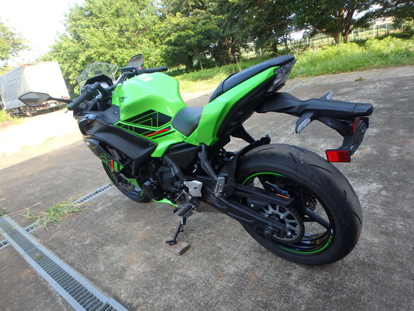 2024 Kawasaki Ninja 650, зелёный, 880000 рублей - вид 7
