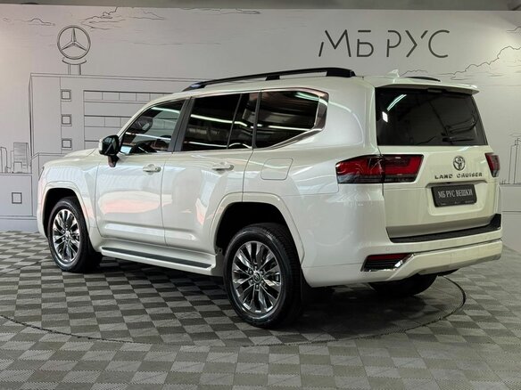 2024 Toyota Land Cruiser 300 Series, белый - вид 9