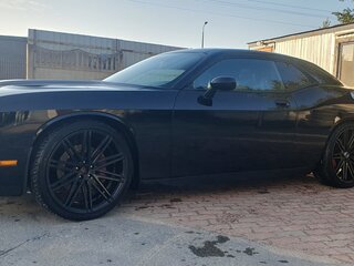 2009 Dodge Challenger III, чёрный, 3600000 рублей, вид 4