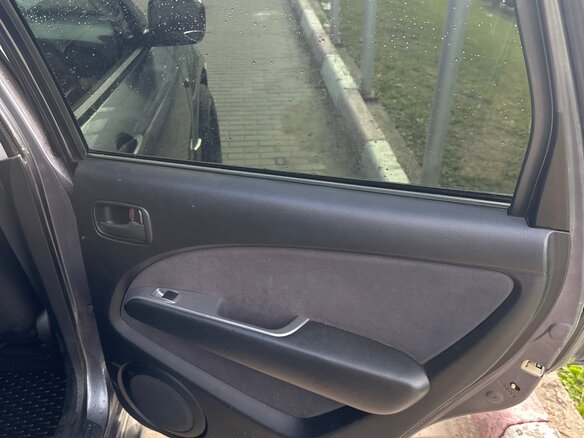 2004 Mitsubishi Outlander I, серый, 950000 рублей - вид 9