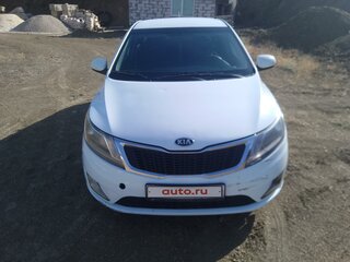 2014 Kia Rio 6-speed III, белый, 825000 рублей, вид 1