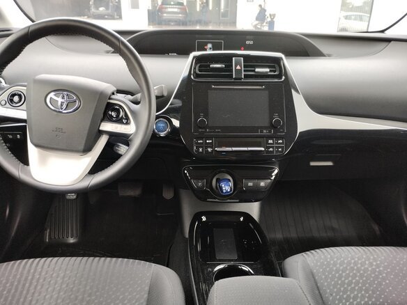 2017 Toyota Prius IV (XW50), синий, 1696860 рублей - вид 9