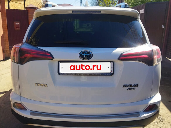 2016 Toyota RAV4 IV (XA40) Рестайлинг, белый, 3000000 рублей - вид 2