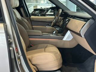 2026 Land Rover Range Rover P530 MHEV Long V, бежевый, 28900000 рублей, вид 3