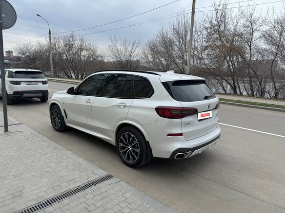 2021 BMW X5 40i IV (G05/G18), белый, 7950000 рублей - вид 5