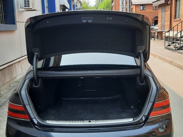 2020 Genesis G90 I Рестайлинг, чёрный, 2950000 рублей - вид 15