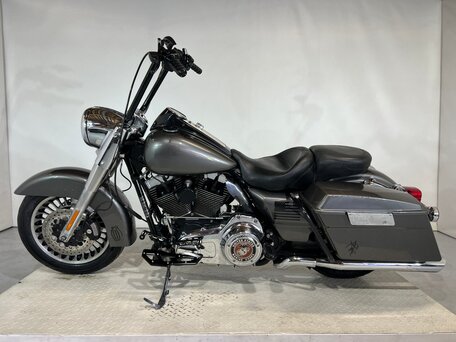 2009 Harley-Davidson Road King, серый, 649000 рублей, вид 2