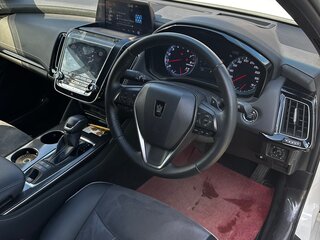 2019 Toyota Crown XV (S220), белый, 3700000 рублей, вид 5
