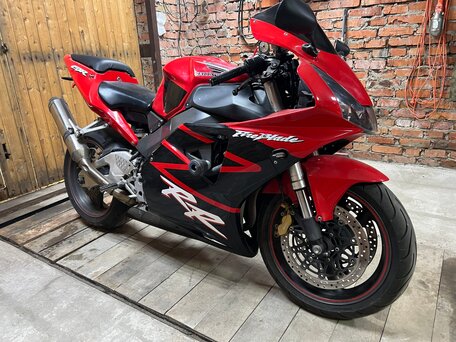 2004 Honda CBR 954RR Fireblade, красный, 500000 рублей, вид 3
