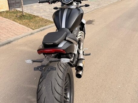 2021 Triumph Rocket 3, чёрный, 1550000 рублей, вид 5