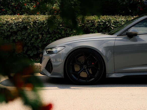 2023 Audi RS 6 performance IV (C8), серый, 17400000 рублей - вид 2
