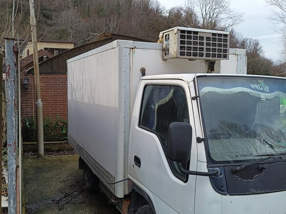 1996 Isuzu Elf (N-series), белый, 680000 рублей