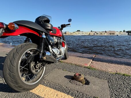 2020 Triumph Thruxton, красный, 1100000 рублей, вид 2