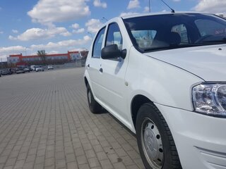 2014 Renault Logan I Рестайлинг, белый, 310000 рублей, вид 4