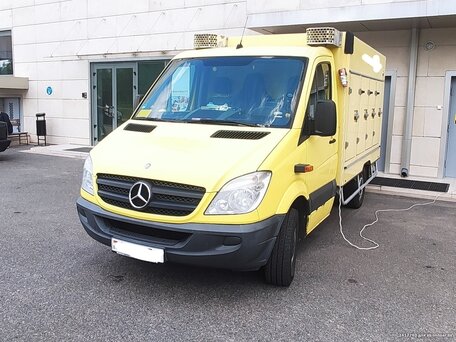 2008 Mercedes-Benz Sprinter, жёлтый, 1350520 рублей, вид 2