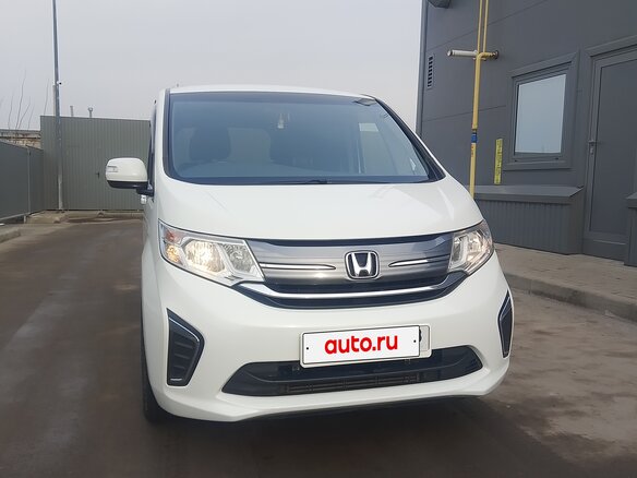 2015 Honda Stepwgn V, белый, 1670000 рублей - вид 4