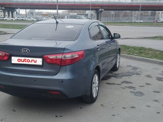 2013 Kia Rio 5-speed III, голубой, 650000 рублей, вид 4