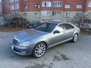 2006 Mercedes-Benz S-Класс 550 V (W221), серый, 1600000 рублей, вид 3