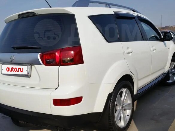 2011 Peugeot 4007, белый, 1030000 рублей - вид 2