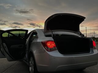 2011 Chevrolet Cruze I, серебристый, 880000 рублей, вид 4