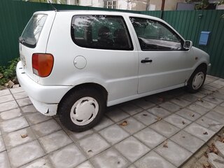 1998 Volkswagen Polo III, белый, 180000 рублей, вид 2