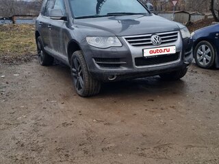 2009 Volkswagen Touareg I Рестайлинг, серый, 980000 рублей, вид 1