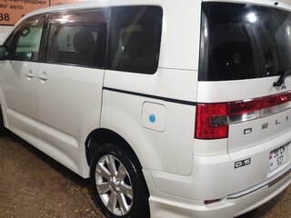 2009 Mitsubishi Delica D:5 I, белый, 1350000 рублей, вид 2