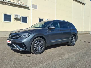 2023 Volkswagen Tiguan Allspace II Рестайлинг, серый, 4990000 рублей, вид 1