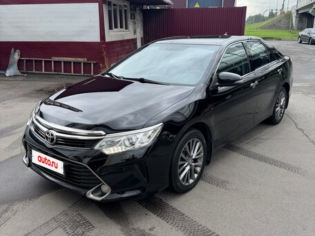 2017 Toyota Camry VII (XV50) Рестайлинг, чёрный, 2530000 рублей, вид 2