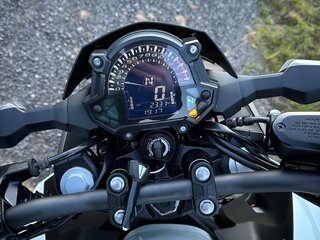 2023 Kawasaki Z 400, белый, 680000 рублей, вид 5