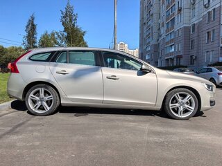 2018 Volvo V60 I Рестайлинг, коричневый, 1800000 рублей, вид 3
