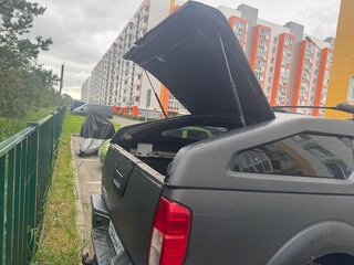 2007 Nissan Navara (Frontier) III (D40), серый, 900000 рублей, вид 3