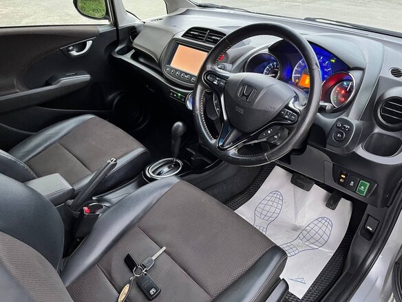2011 Honda Fit Shuttle I, серебристый, 1080000 рублей - вид 15