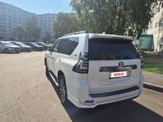2021 Toyota Land Cruiser Prado 150 Series Рестайлинг 3, белый, 8500000 рублей, вид 2