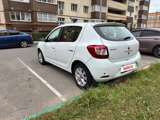 2018 Renault Sandero II Рестайлинг, белый, 900000 рублей, вид 4