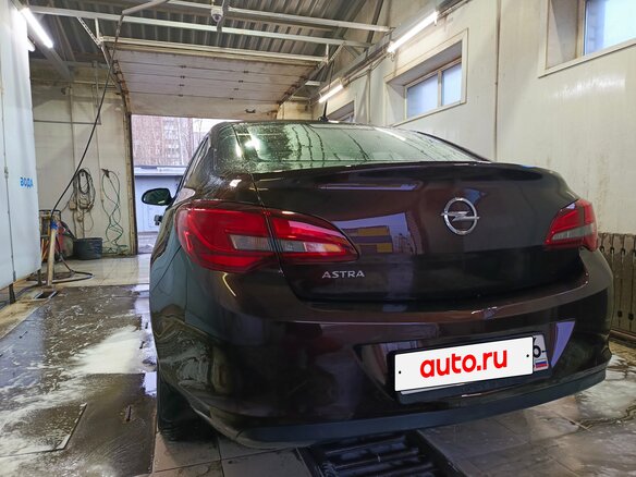2013 Opel Astra J Рестайлинг, коричневый, 850000 рублей - вид 4