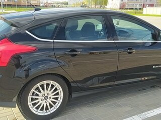 2014 Ford Focus Electric III Рестайлинг, чёрный, 1316025 рублей, вид 4