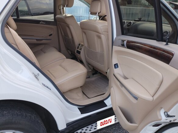 2010 Mercedes-Benz M-Класс 350 II (W164) Рестайлинг, белый, 2000000 рублей - вид 10