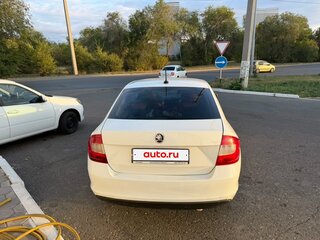 2017 Skoda Rapid I Рестайлинг, белый, 580000 рублей, вид 3