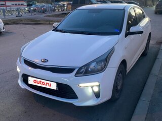2017 Kia Rio IV, белый, 1080000 рублей, вид 1