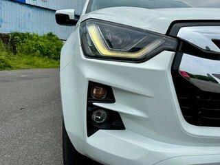 2022 Isuzu D-Max III, белый, 3800000 рублей, вид 3