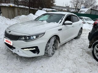 2019 Kia Optima IV Рестайлинг, белый, 1730000 рублей, вид 4