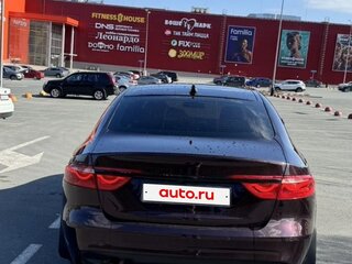 2017 Jaguar XF II, красный, 2400000 рублей, вид 4
