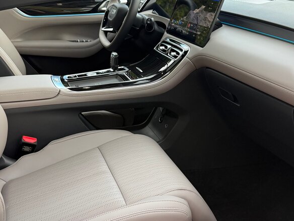 2026 Geely Atlas II, белый, 2999007 рублей - вид 8