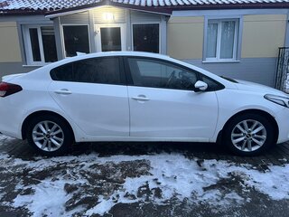 2018 Kia Cerato III Рестайлинг (Classic), белый, 1240000 рублей, вид 4
