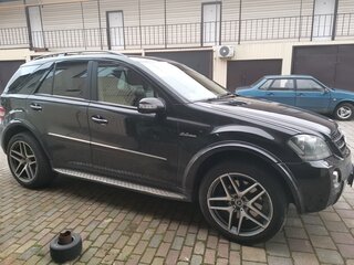 2007 Mercedes-Benz M-Класс 500 II (W164), чёрный, 1300000 рублей, вид 5