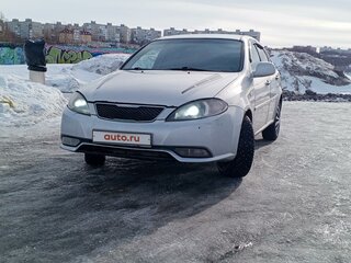 2013 Daewoo Gentra II, серебристый, 650000 рублей, вид 1