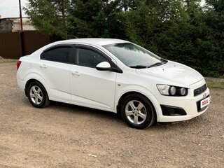 2013 Chevrolet Aveo II, белый, 750000 рублей, вид 2