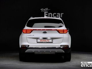 2020 Kia Sportage IV Рестайлинг, белый, 1700000 рублей, вид 4